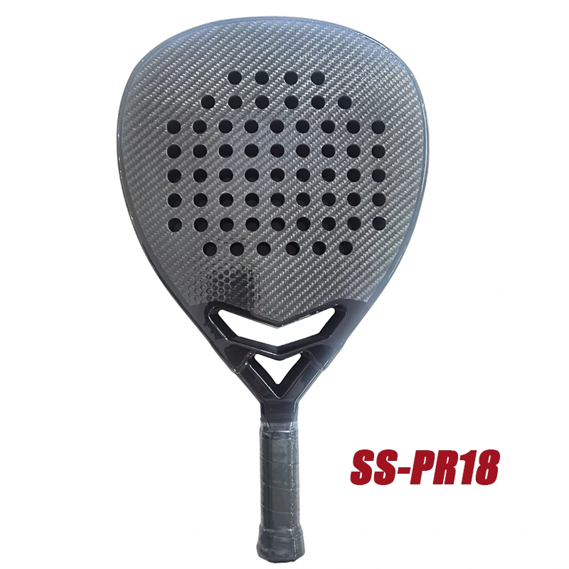 Jakie są zalety rakiety z squash w squash w stosunku do zwykłej rakiety?